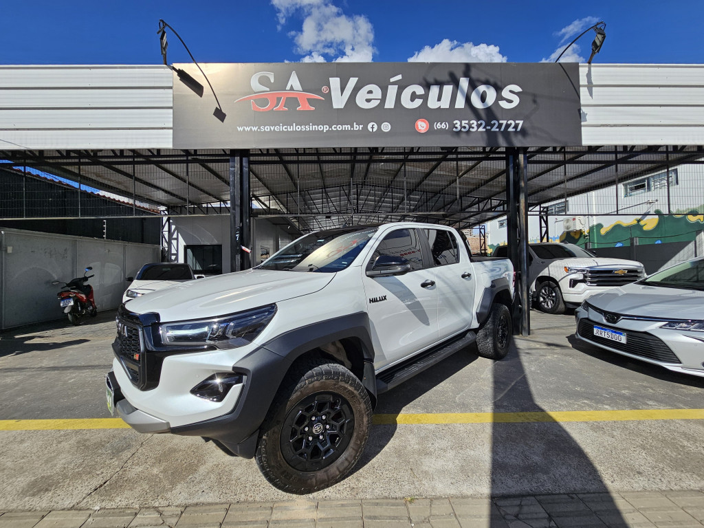 Imagem do veículo TOYOTA HILUX 2.8 GR SPORT 4X4 CD 16V DIESEL 4P AUTOMÁTICO