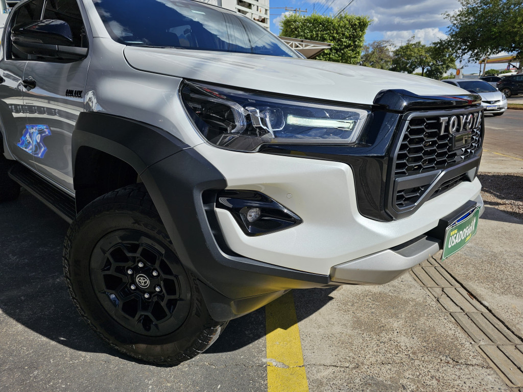 Imagem do veículo TOYOTA HILUX 2.8 GR SPORT 4X4 CD 16V DIESEL 4P AUTOMÁTICO