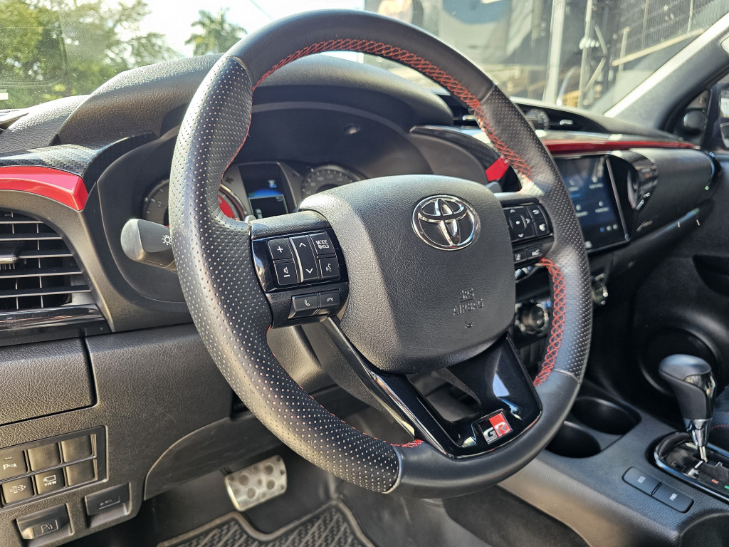 Imagem do veículo TOYOTA HILUX 2.8 GR SPORT 4X4 CD 16V DIESEL 4P AUTOMÁTICO