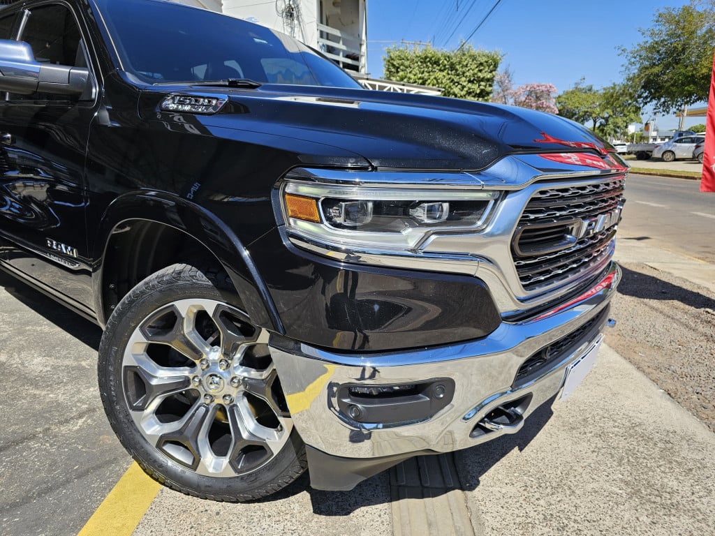 Imagem do veículo RAM 1500 5.7 V8 GASOLINA LIMITED CD 4X4 AUTOMÁTICO