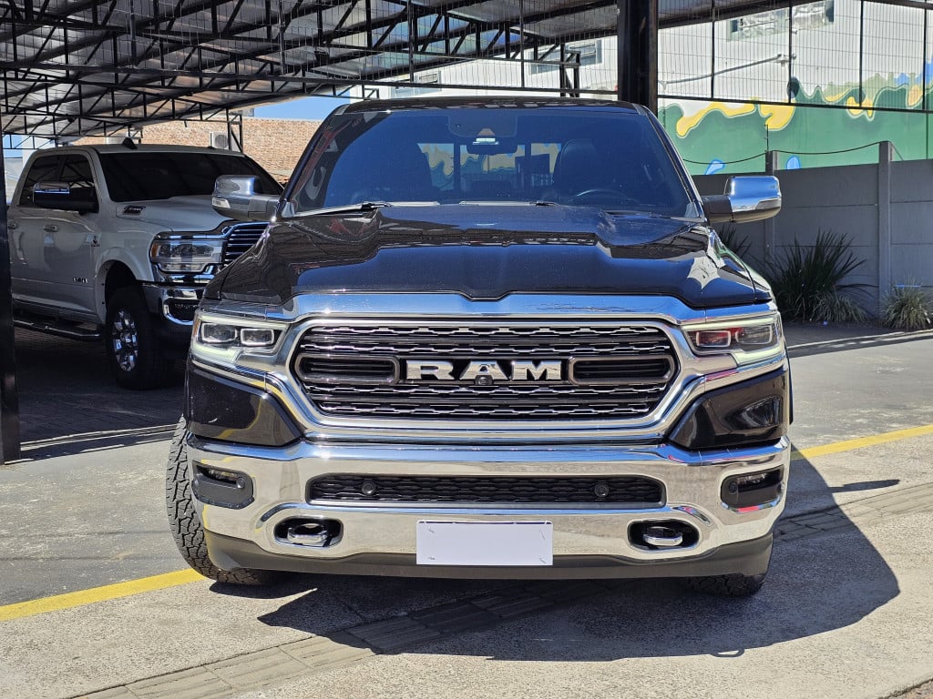 Imagem do veículo RAM 1500 5.7 V8 GASOLINA LIMITED CD 4X4 AUTOMÁTICO