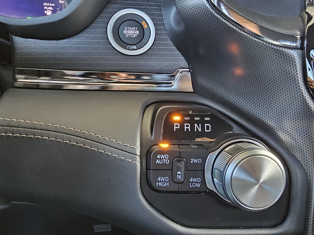 Imagem do veículo RAM 1500 5.7 V8 GASOLINA LIMITED CD 4X4 AUTOMÁTICO