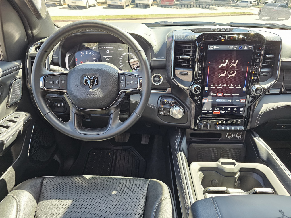 Imagem do veículo RAM 1500 5.7 V8 GASOLINA LIMITED CD 4X4 AUTOMÁTICO