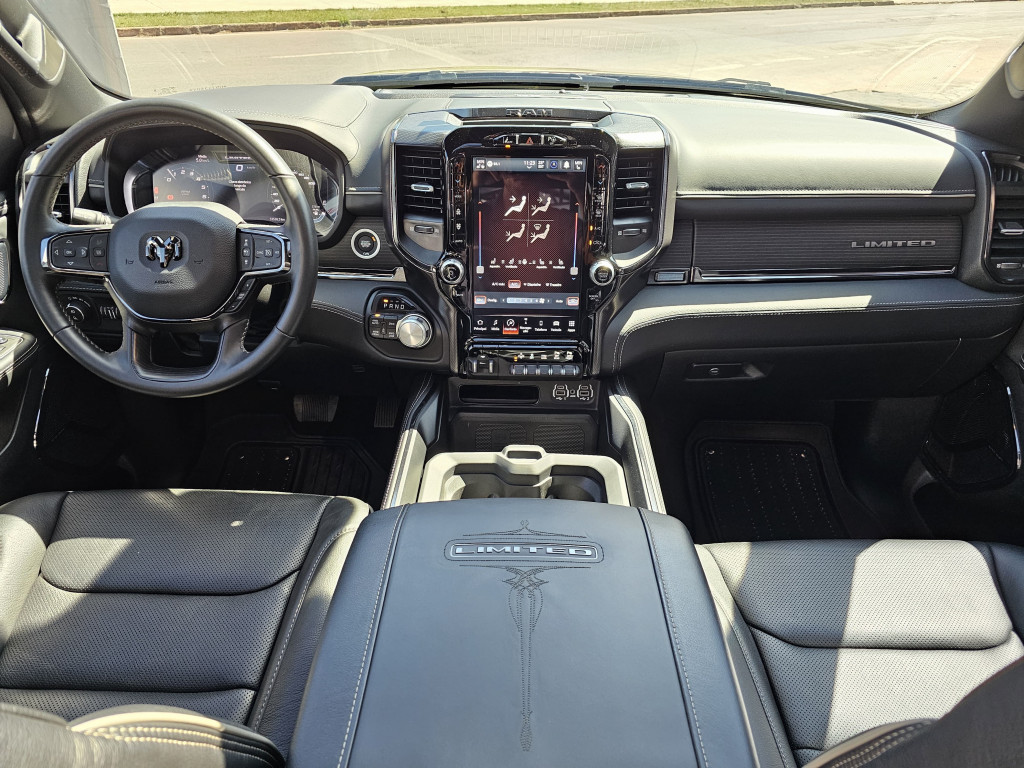 Imagem do veículo RAM 1500 5.7 V8 GASOLINA LIMITED CD 4X4 AUTOMÁTICO