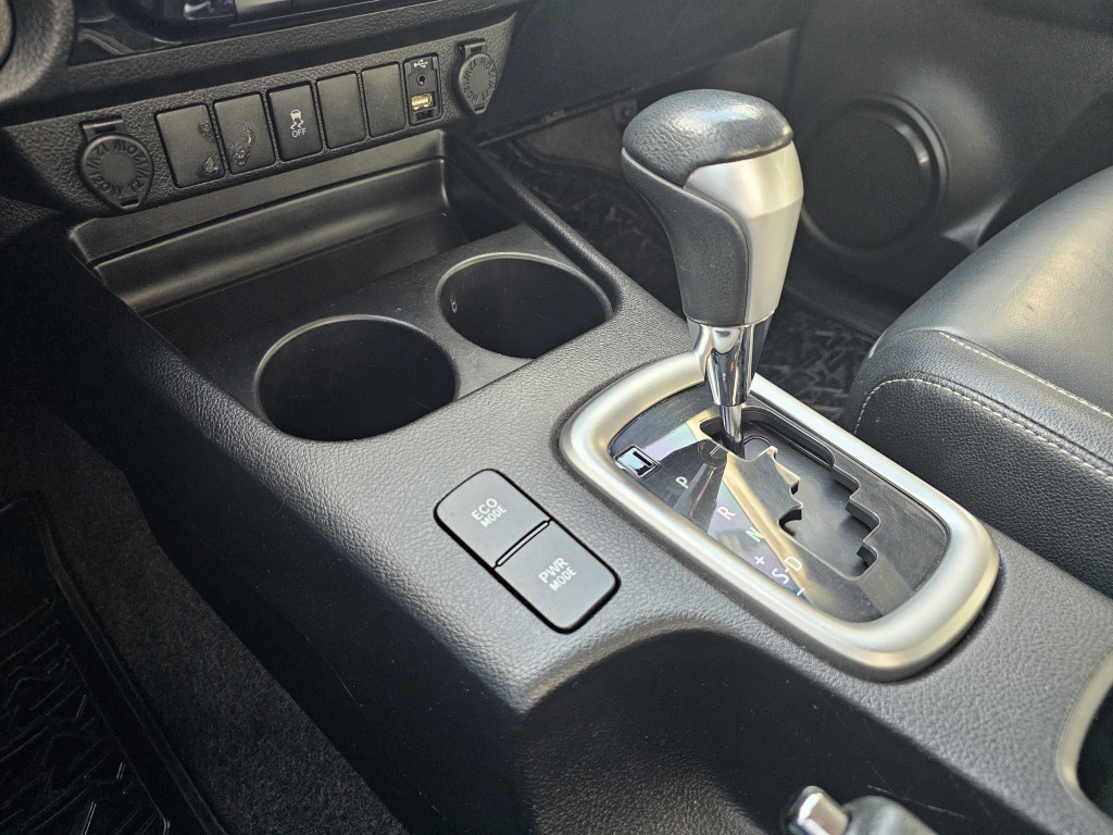 Imagem do veículo TOYOTA HILUX 2.7 SRV 4X2 CD 16V FLEX 4P AUTOMÁTICO