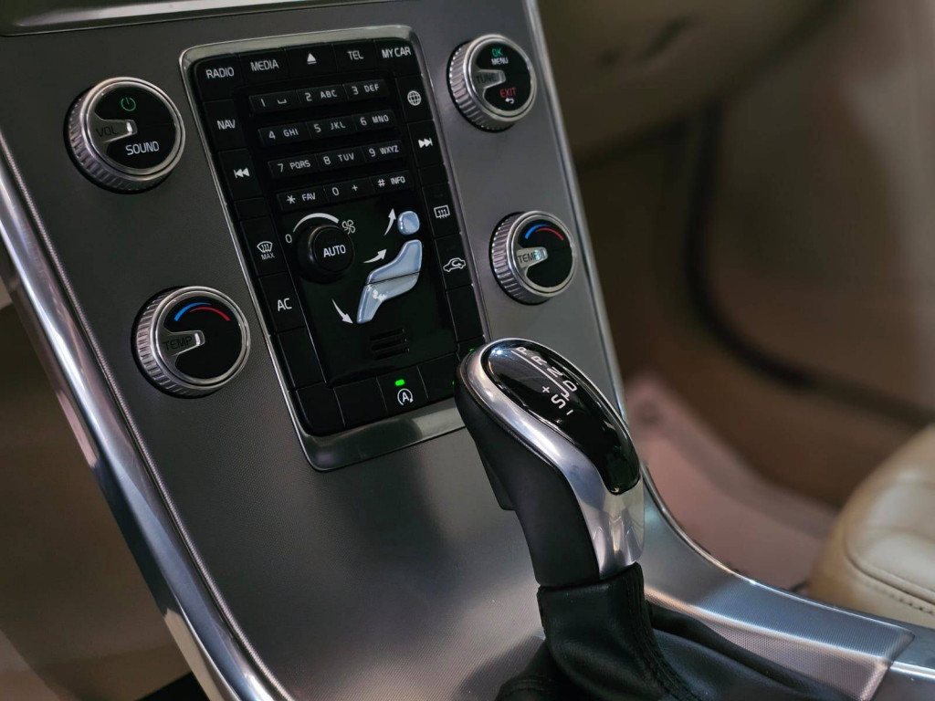 Imagem do veículo Volvo Xc60 D5 Kinetic 2017