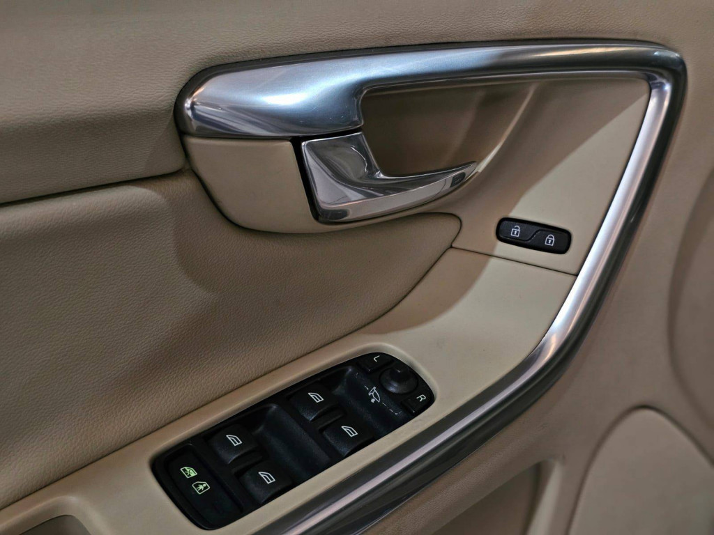 Imagem do veículo Volvo Xc60 D5 Kinetic 2017