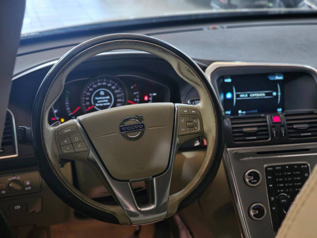 Imagem do veículo Volvo Xc60 D5 Kinetic 2017