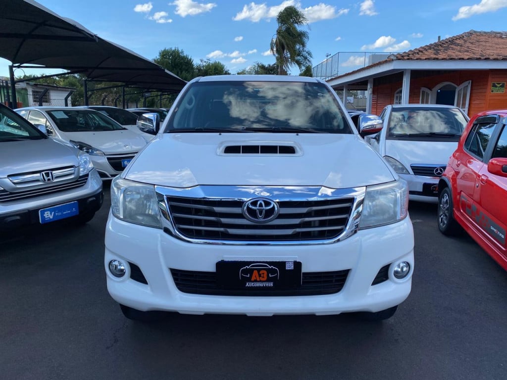 Imagem do veículo TOYOTA HILUX 3.0 SRV TOP 4X4 CD 16V TURBO INTERCOOLER DIESEL 4P AUTOMÁTICO