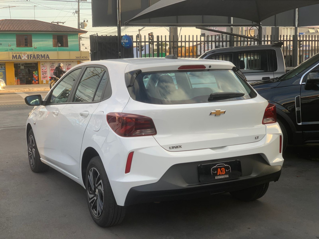 Imagem do veículo CHEVROLET ONIX 1.0 FLEX LT MANUAL