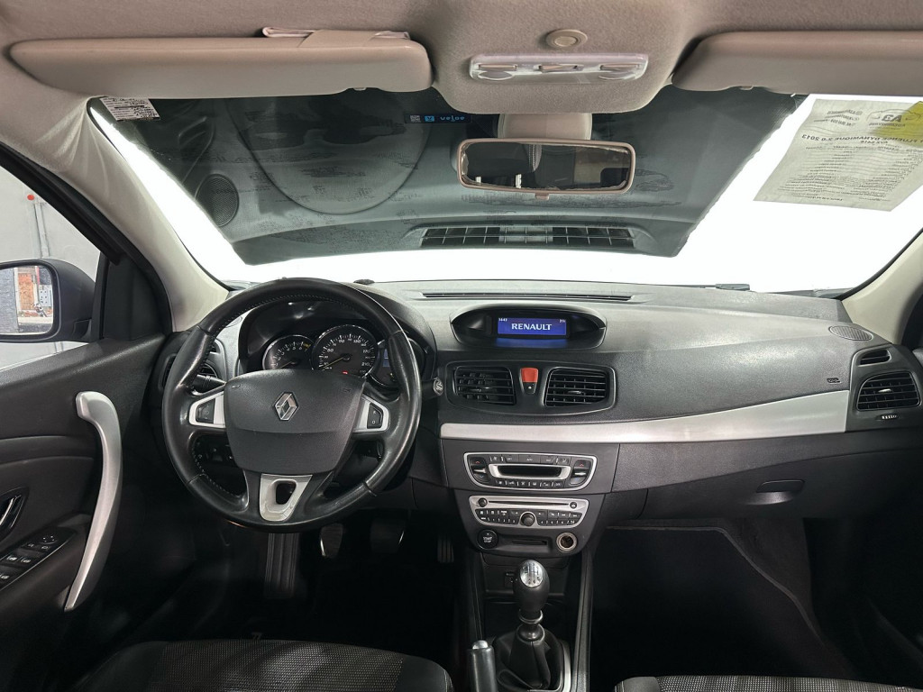 Imagem do veículo RENAULT FLUENCE 2.0 DYNAMIQUE 16V FLEX 4P MANUAL
