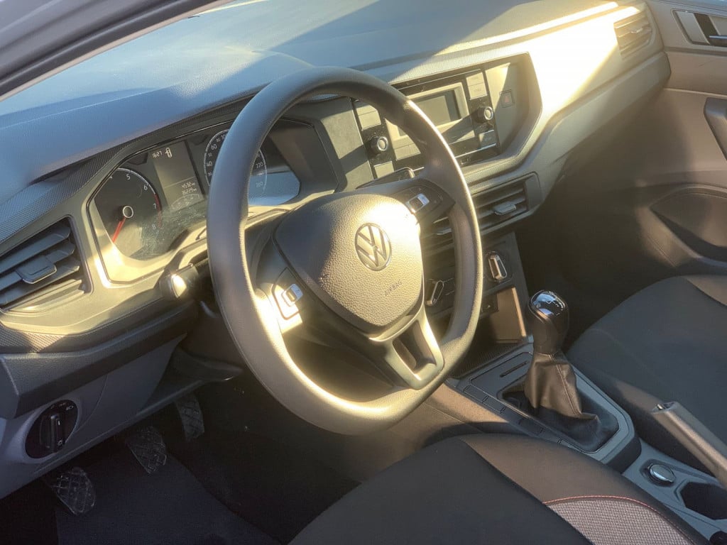 Imagem do veículo VOLKSWAGEN POLO Track 1.0 Flex 12V 5p