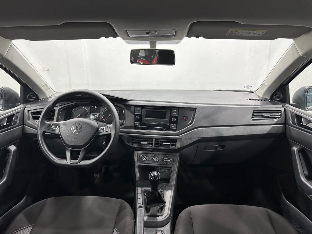 Imagem do veículo VOLKSWAGEN POLO Track 1.0 Flex 12V 5p