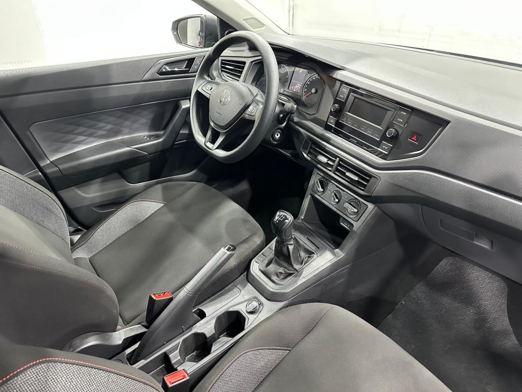 Imagem do veículo VOLKSWAGEN POLO Track 1.0 Flex 12V 5p