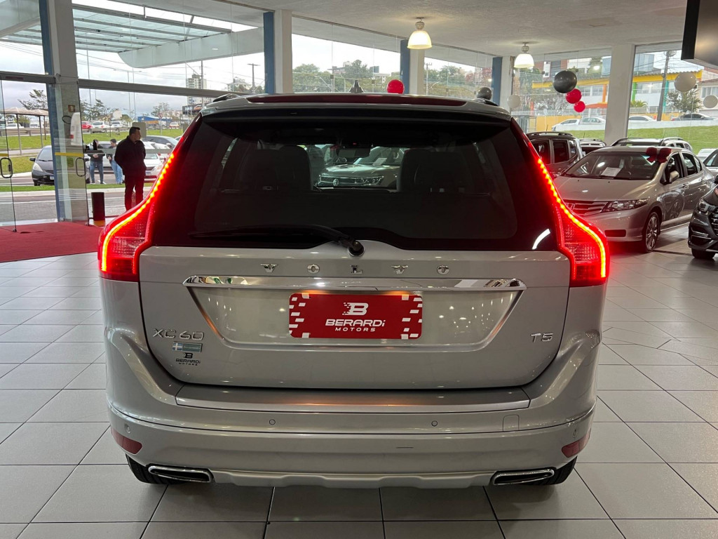 Imagem do veículo Volvo Xc60 2.0 T5 Mom 2016