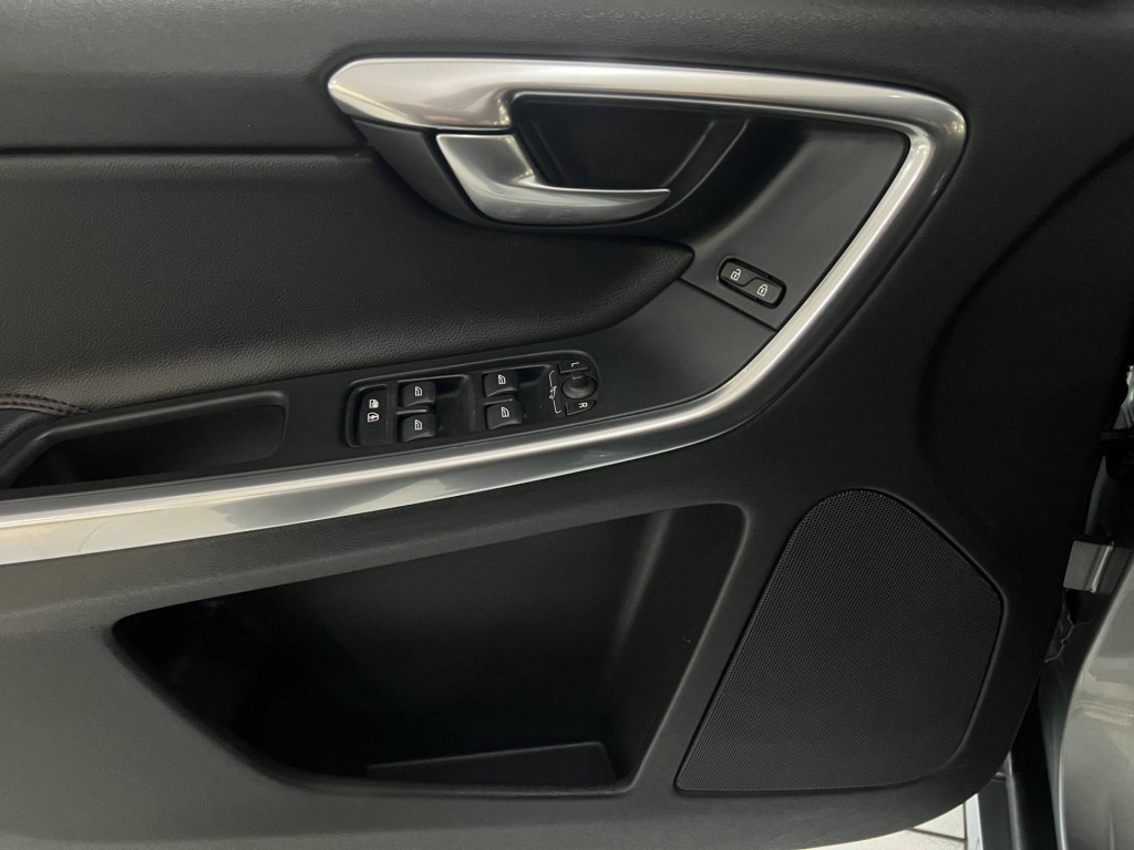 Imagem do veículo Volvo Xc60 2.0 T5 Mom 2016