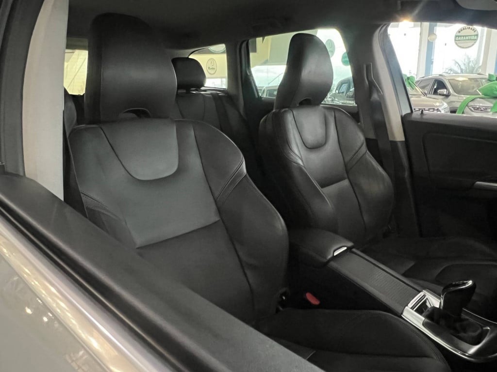Imagem do veículo Volvo Xc60 2.0 T5 Mom 2016