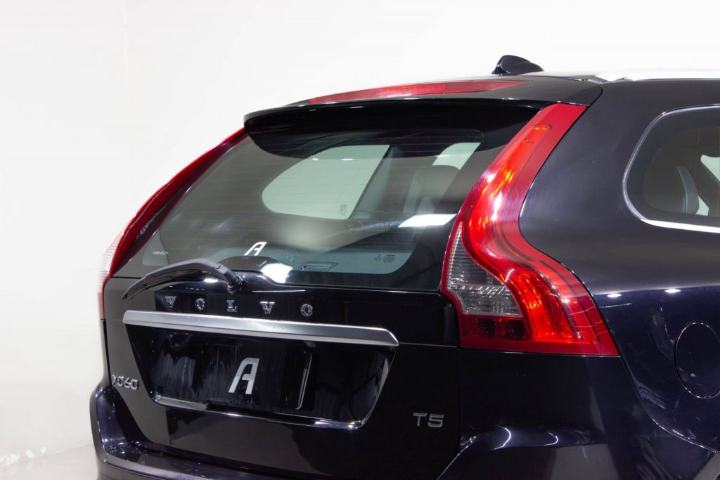 Imagem do veículo Volvo Xc 60 2.0 T5 R Design Turbo Gasolina 4p Aut 2014