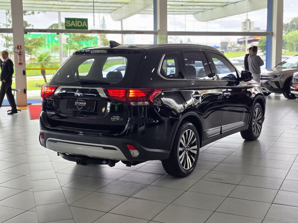 Imagem do veículo MITSUBISHI OUTLANDER 2.2 MIVEC DI-D DIESEL HPE-S AWD AUTOMÁTICO