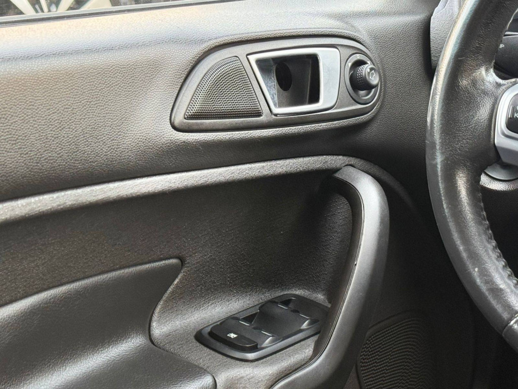 Imagem do veículo FORD FIESTA SD 1.6 LTIA 2014