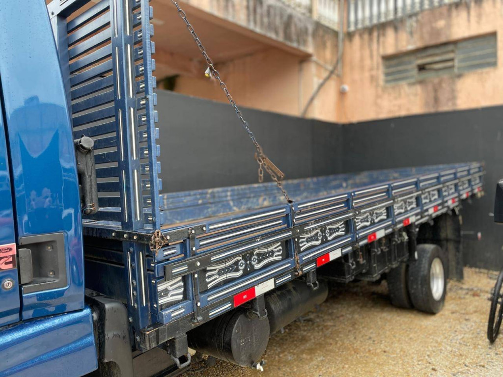 Imagem do veículo FORD CARGO 816 E 2015