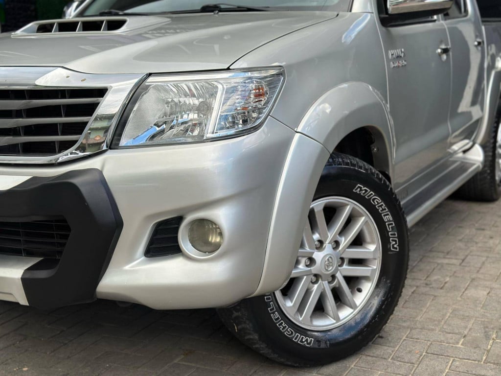 Imagem do veículo TOYOTA HILUX CD4X4 SRV 2013