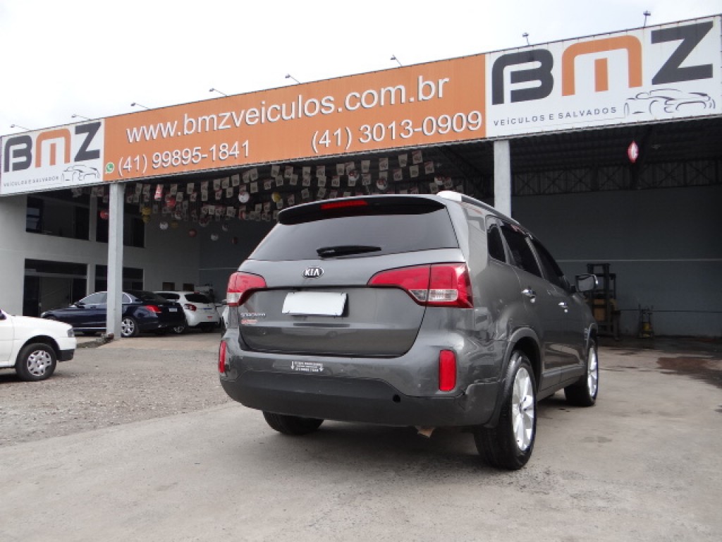SORENTO 2.4 16V GASOLINA EX 4WD AUTOMÁTICO SORENTO 2.4 16V GASOLINA EX 4WD AUTOMÁTICO