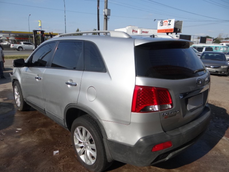 KIA SORENTO 2.4 16V GASOLINA EX AUTOMÁTICO KIA SORENTO 2.4 16V GASOLINA EX AUTOMÁTICO