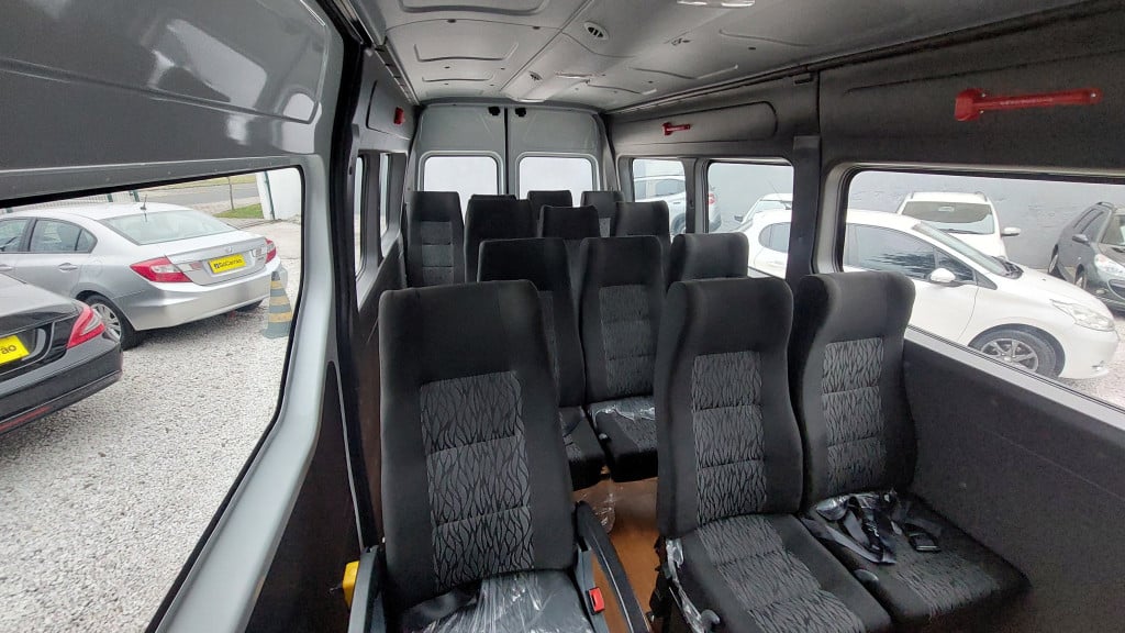 Imagem do veículo MASTER 2.3 DCI MINIBUS L3H2 16 LUGARES 16V DIESEL 4P MANUAL