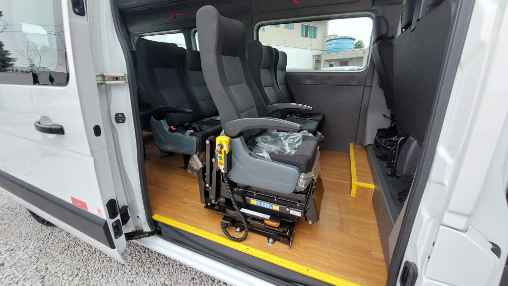 Imagem do veículo MASTER 2.3 DCI MINIBUS L3H2 16 LUGARES 16V DIESEL 4P MANUAL