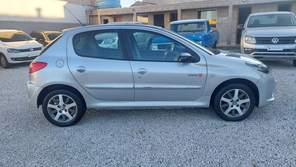 Imagem do veículo PEUGEOT 207 1.6 QUIKSILVER 16V FLEX 4P MANUAL