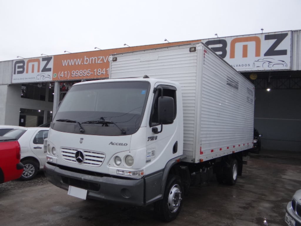 Mercedes-Benz Accelo 715 C 2P Mercedes-Benz Accelo 715 C 2P