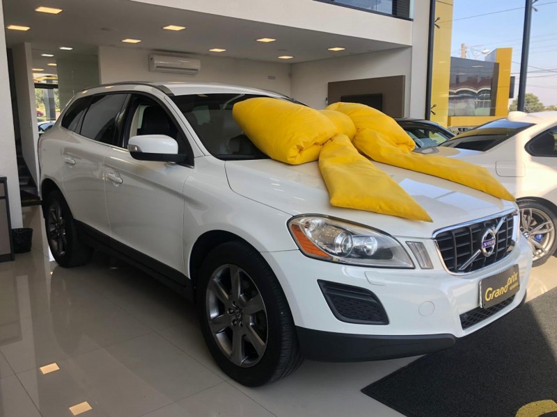 VOLVO XC60 2013 2.0 T5 DYNAMIC FWD TURBO GASOLINA 4P AUTOMÁTICO VOLVO XC60 2013 2.0 T5 DYNAMIC FWD TURBO GASOLINA 4P AUTOMÁTICO