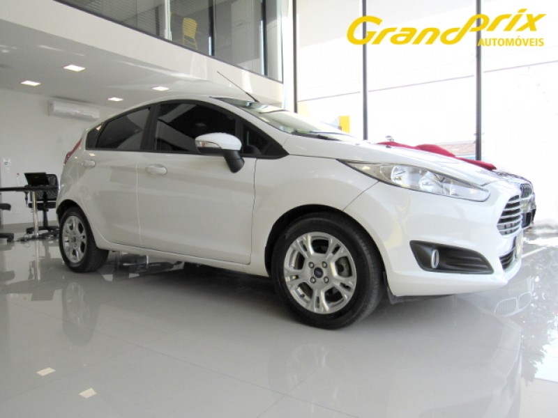 FORD FIESTA 2015 1.6 SE HATCH 16V FLEX 4P MANUAL FORD FIESTA 2015 1.6 SE HATCH 16V FLEX 4P MANUAL