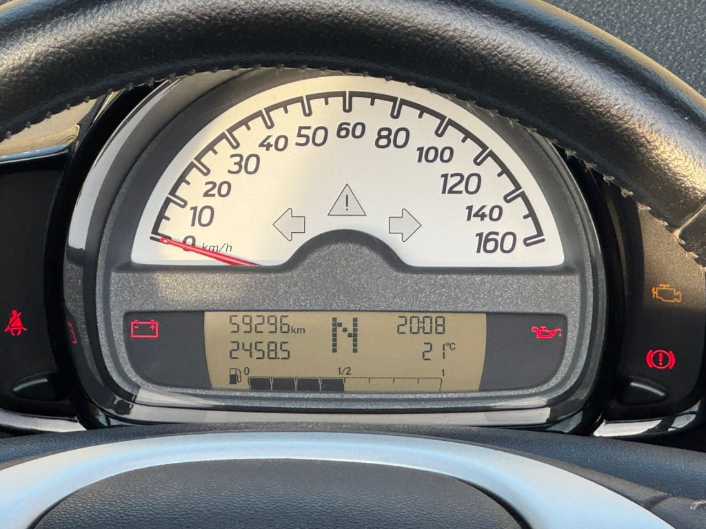 Imagem do veículo SMART FORTWO PASSION 1.0 CABRIO 12V GASOLINA 2P AUTOMÁTICO
